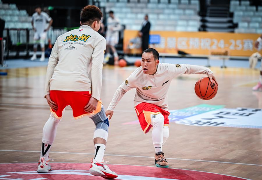 不仅归功于
